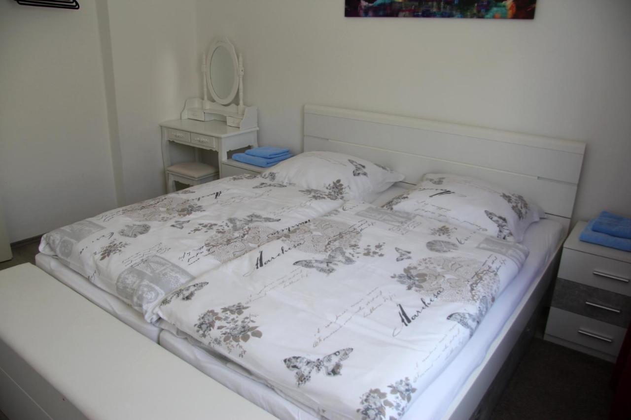 Geraeumige 4 Zimmer Wohnung An Den Kaiserthermen Trier Exterior foto
